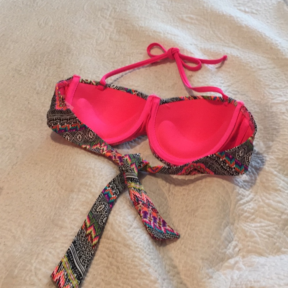 Bikini - Picture 2 of 6